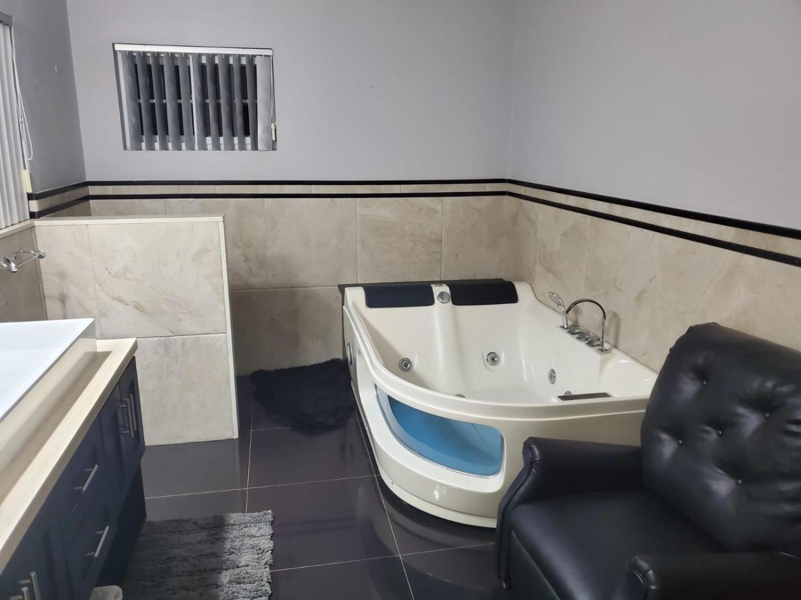 The Palms- Caribbean Estates -10 Minutes From The Beach- Gated Community Portmore Luaran gambar