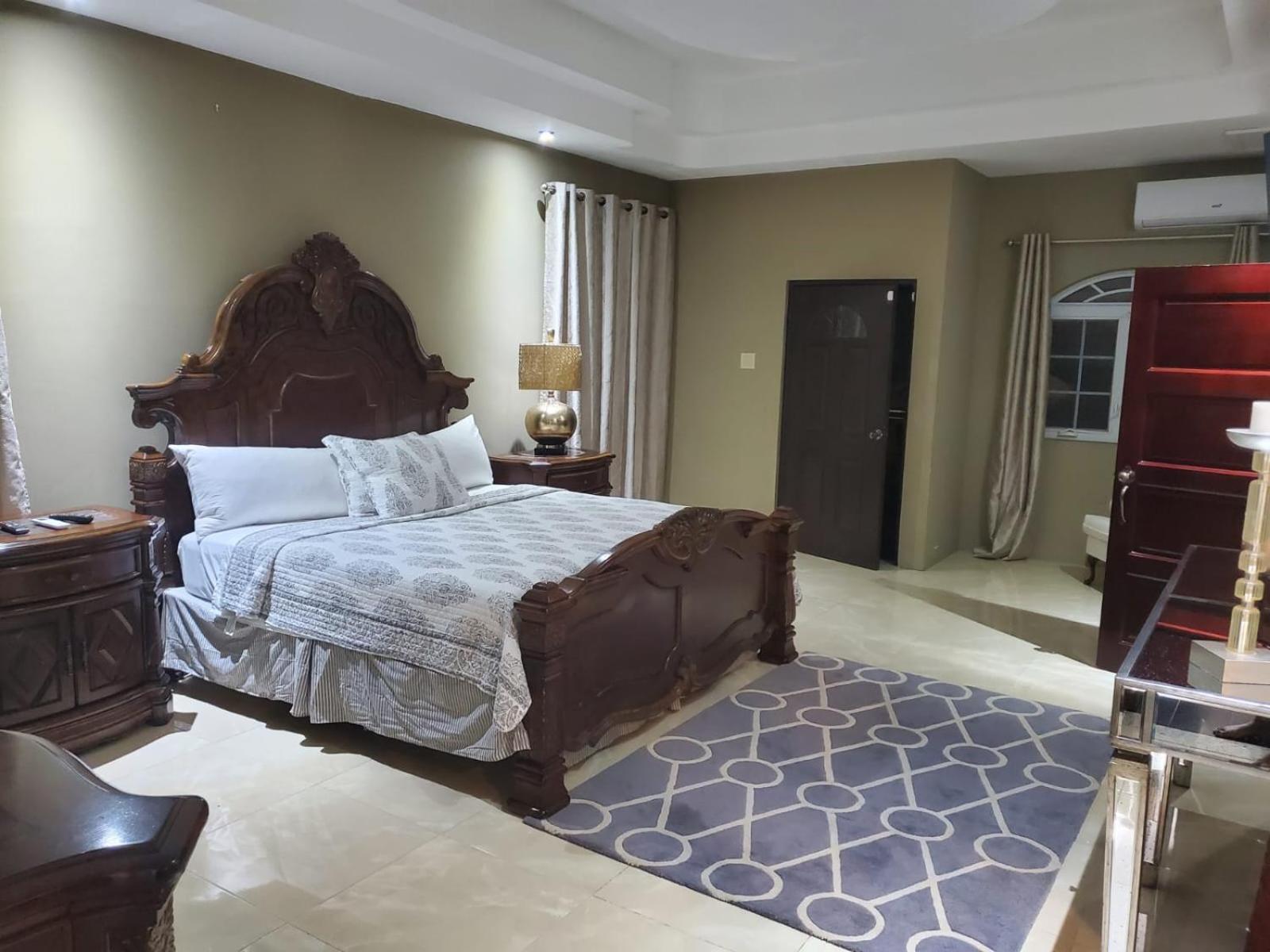 The Palms- Caribbean Estates -10 Minutes From The Beach- Gated Community Portmore Luaran gambar