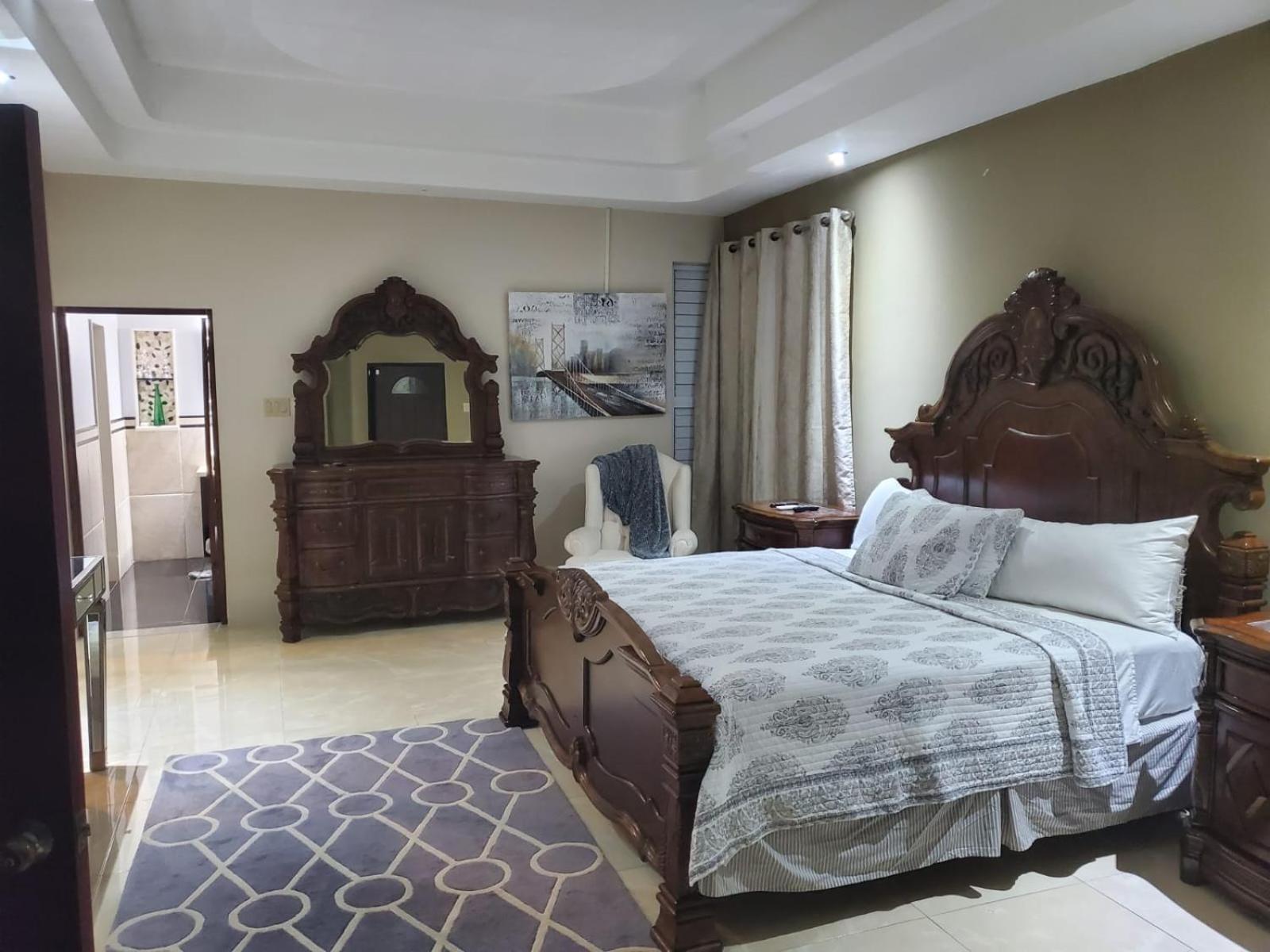 The Palms- Caribbean Estates -10 Minutes From The Beach- Gated Community Portmore Luaran gambar